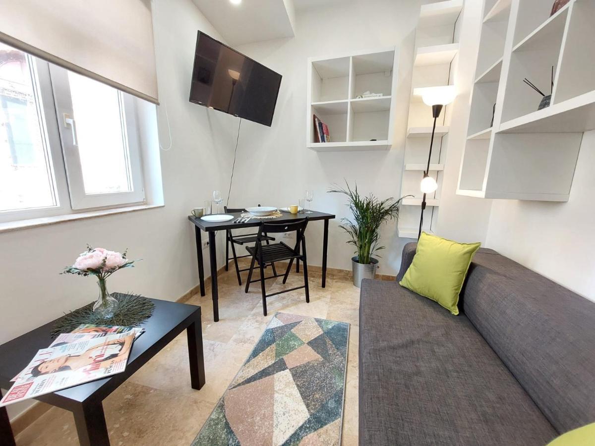 Sweet Dreams Suites Lovely Duplex Universitate ブカレスト エクステリア 写真